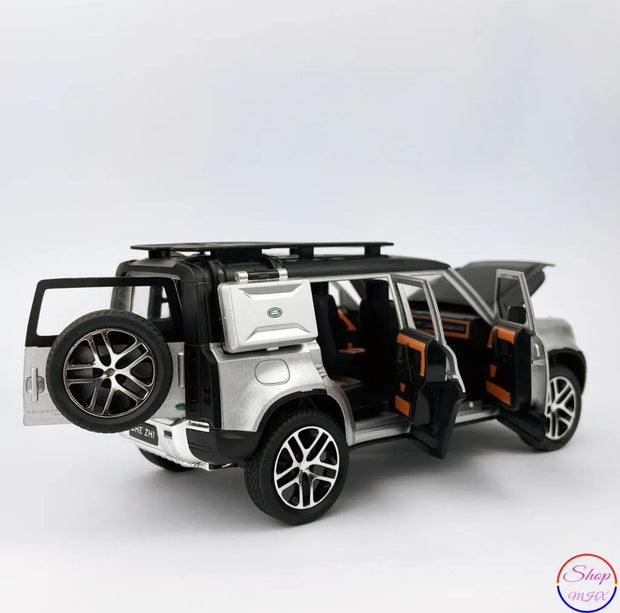 1:18 Scale Land Rover Defender Diecast SUV Model
