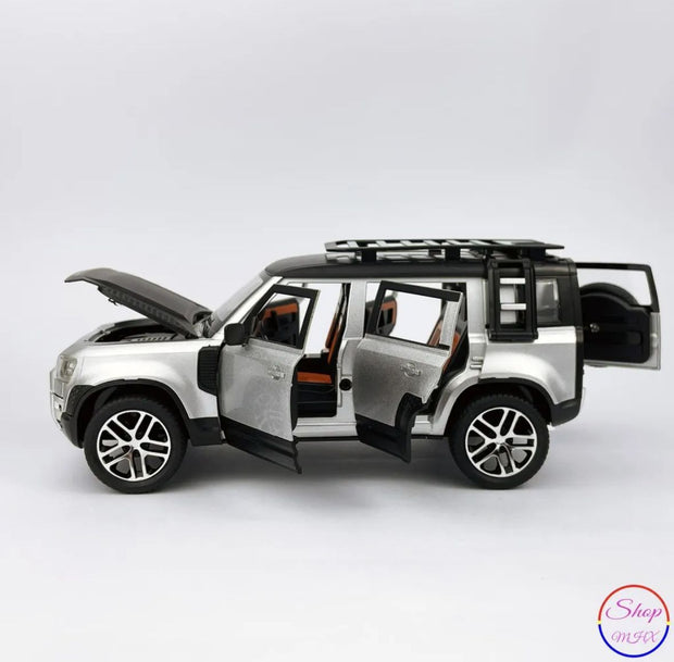 1:18 Scale Land Rover Defender Diecast SUV Model
