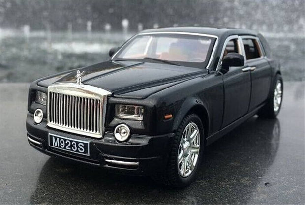 Rolls-Royce Phantom – 1:32 Scale Diecast Elegance