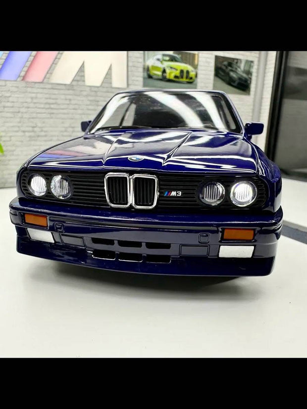 BMW 3 Series E30 – 1:24 Scale Diecast Model